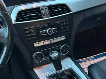 MERCEDES Benz C220