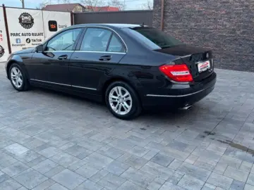 MERCEDES Benz C220