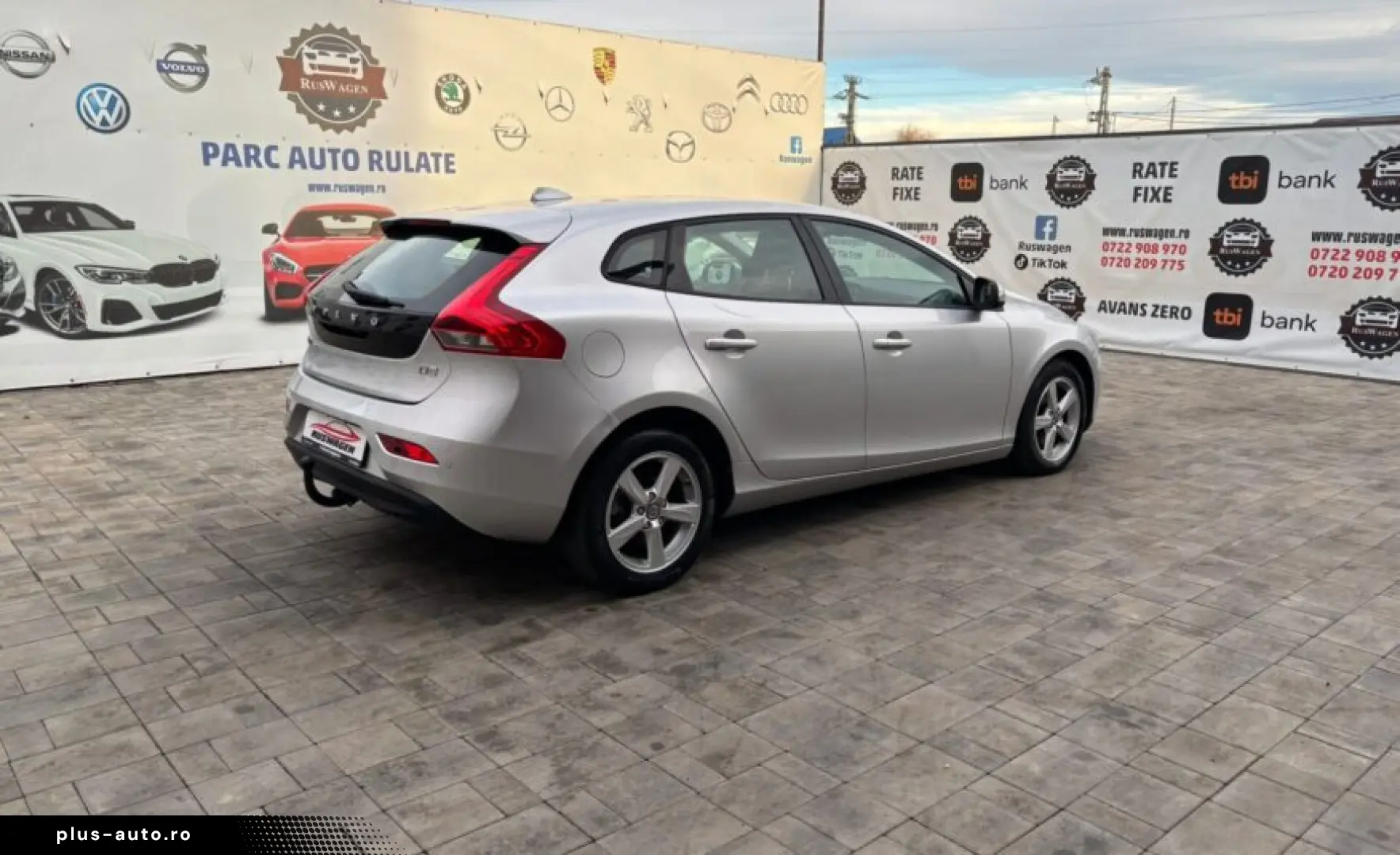 VOLVO V40 1.6