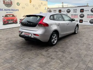 VOLVO V40 1.6