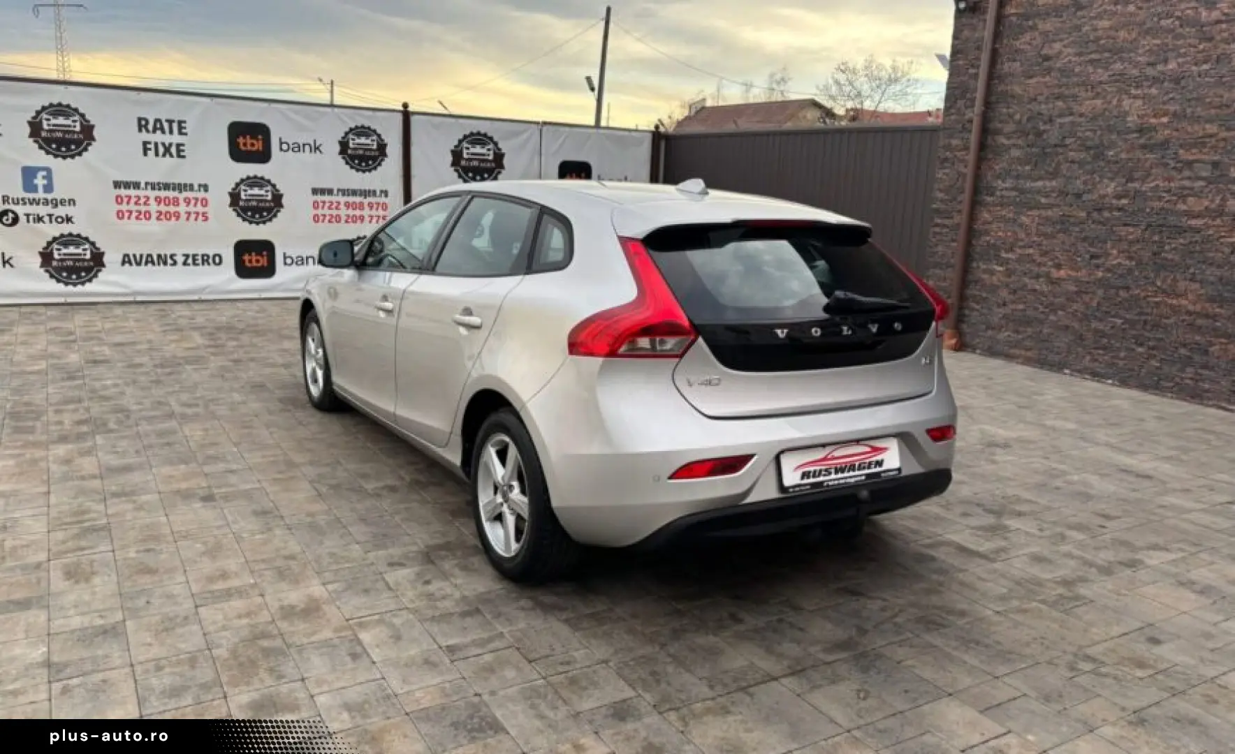 VOLVO V40 1.6