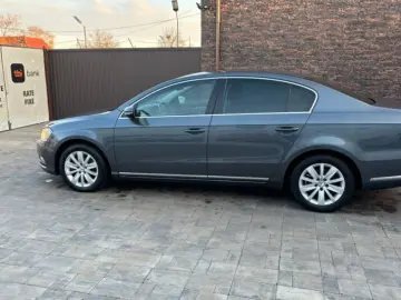 Volkswagen PASSAT 2010 11