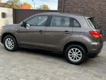 Mitsubishi ASX 2010 10