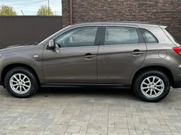 Mitsubishi ASX 2010 10