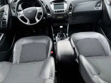 Hyundai TUCSON 2010 10