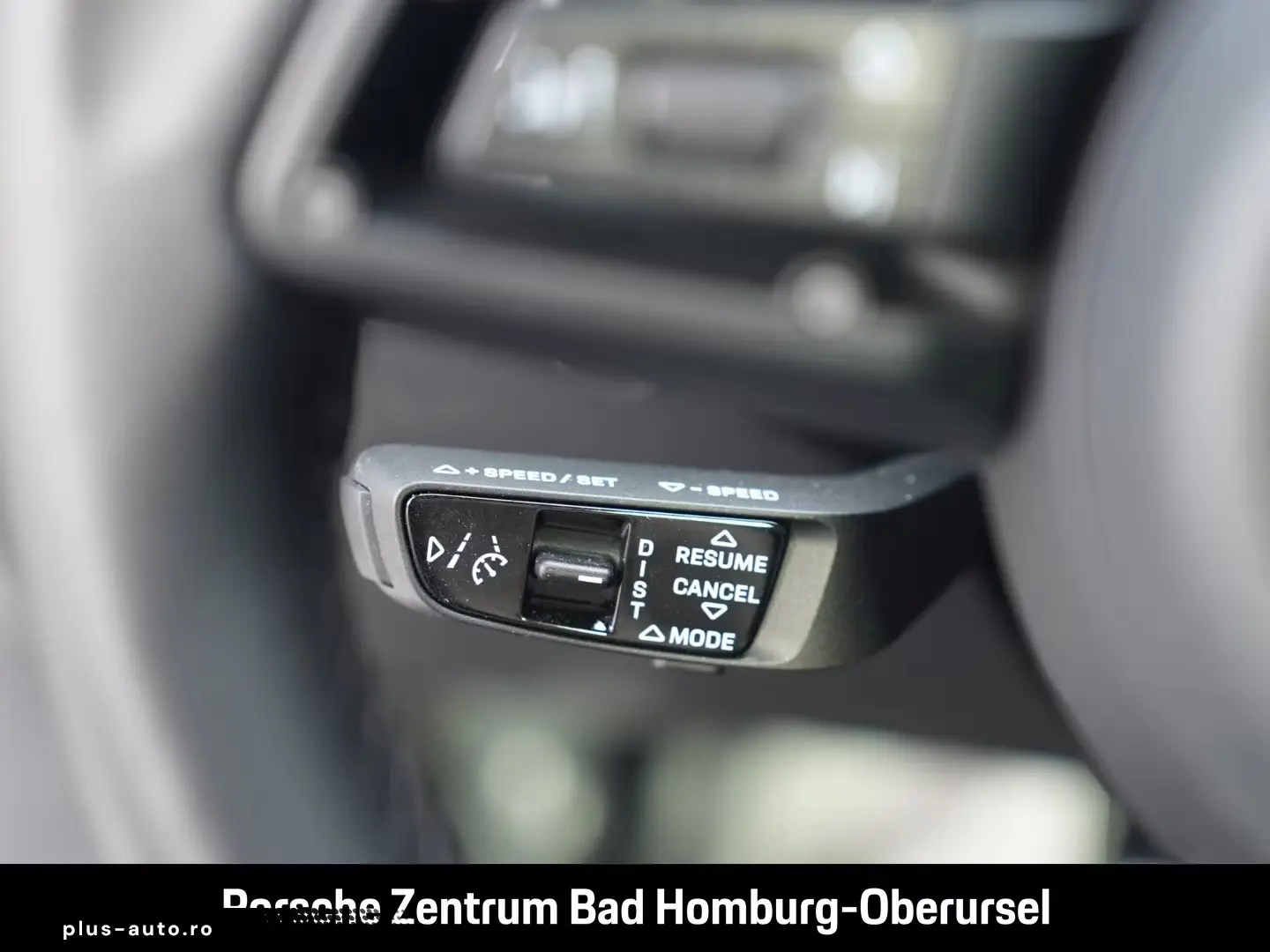 Porsche 992 911 Targa 4S Heritage Design Paket