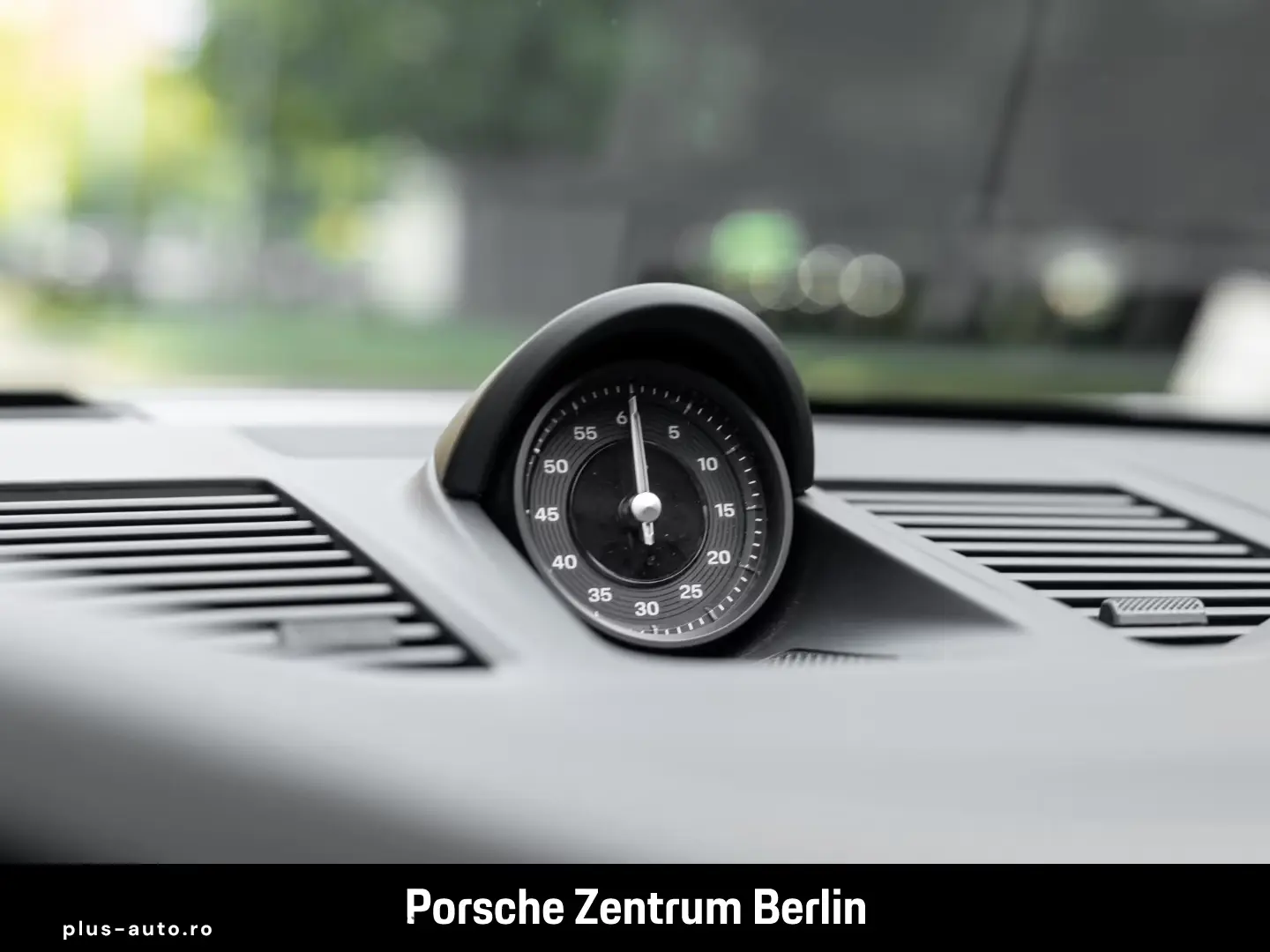 Porsche 992 911 Targa 4S BOSE Sport exhaust