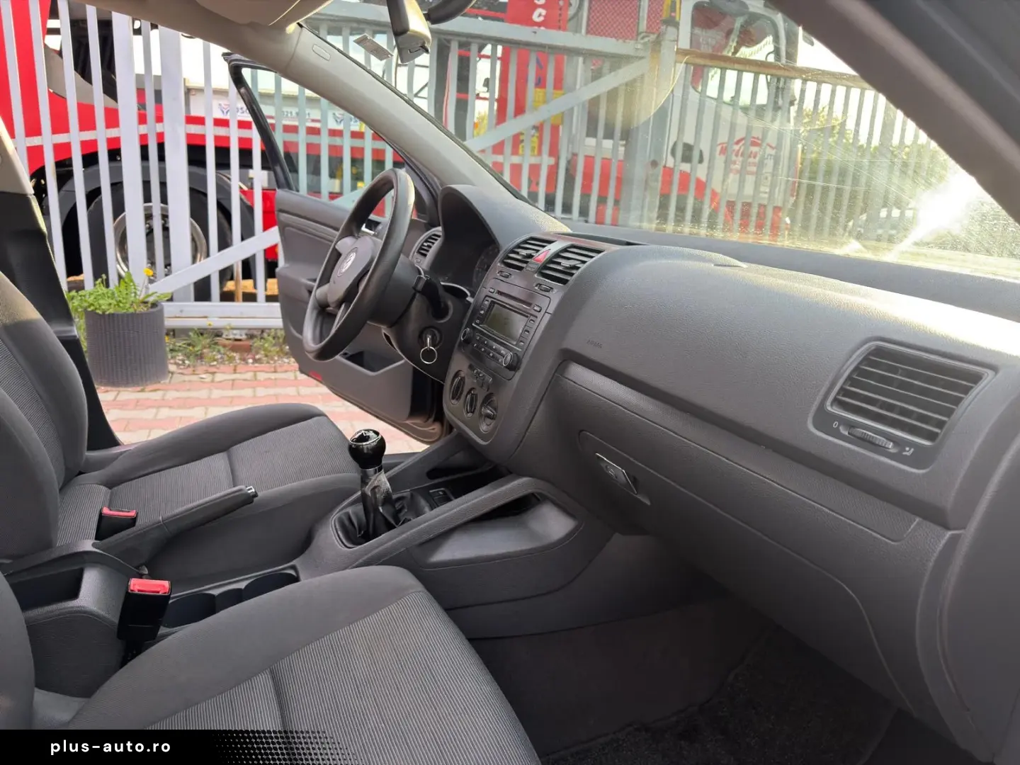 Volkswagen Golf 5 2005 1.4L Benzină