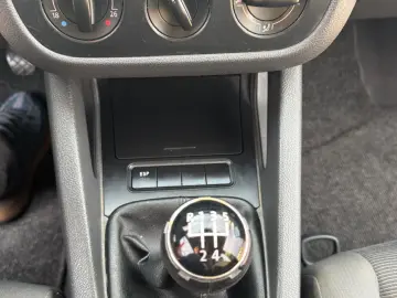 Volkswagen Golf 5 2005 1.4L Benzină