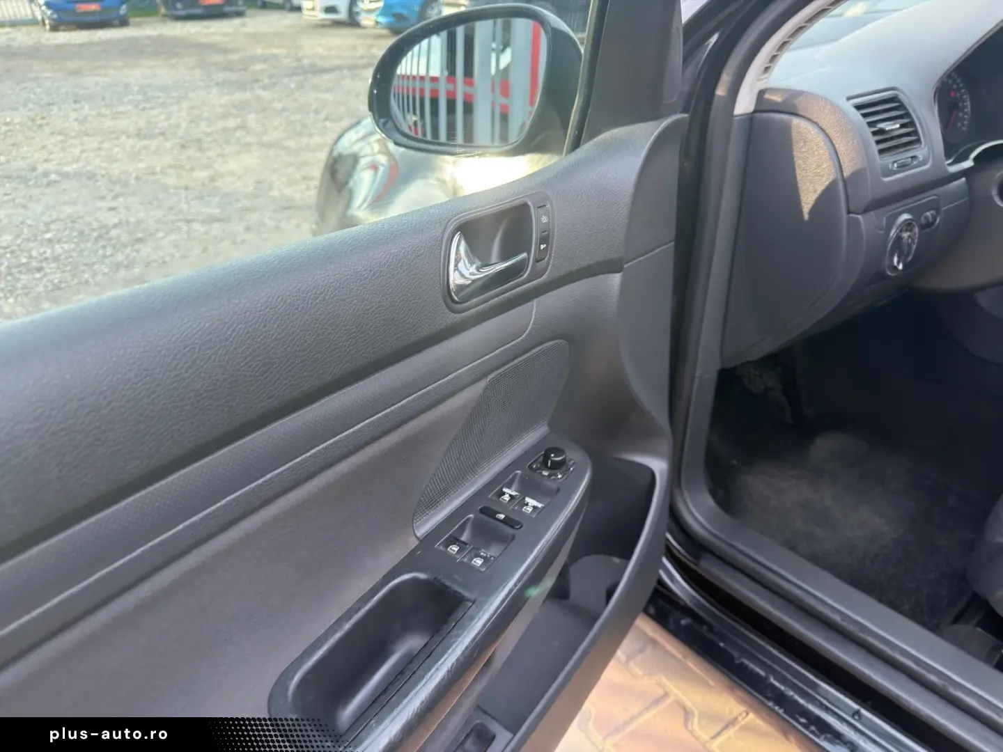 Volkswagen Golf 5 2005 1.4L Benzină