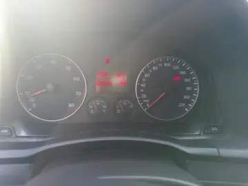 Volkswagen Golf 5 2005 1.4L Benzină