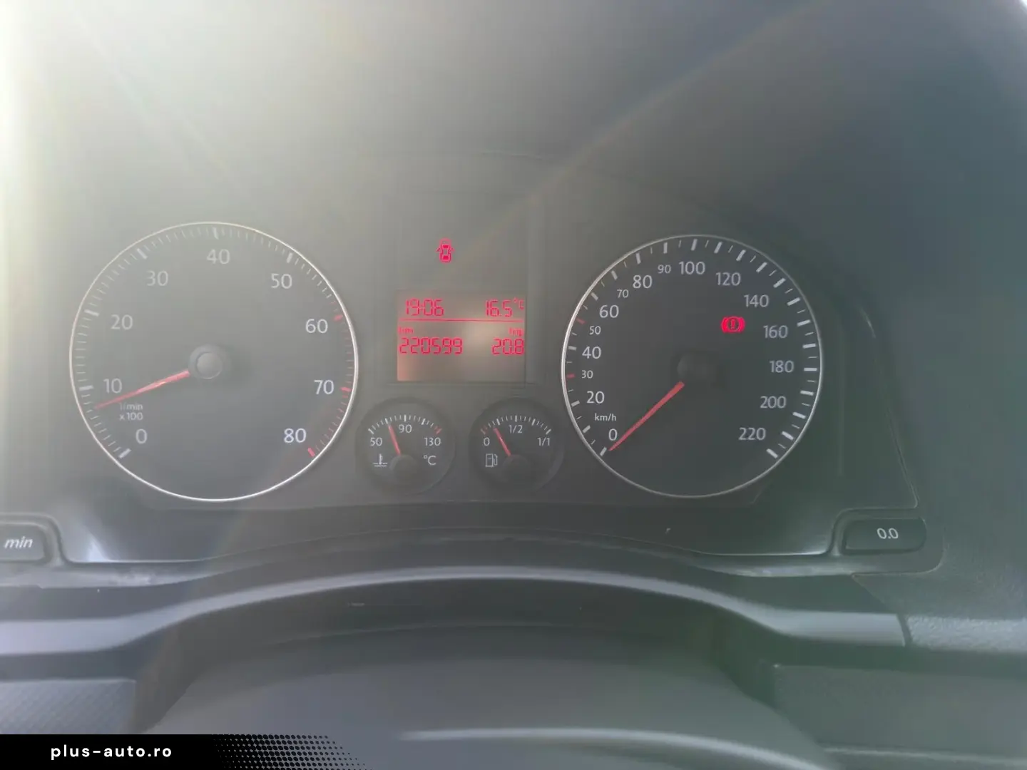 Volkswagen Golf 5 2005 1.4L Benzină