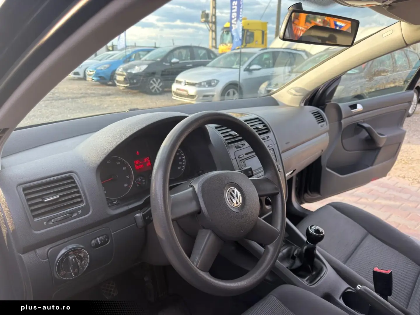 Volkswagen Golf 5 2005 1.4L Benzină
