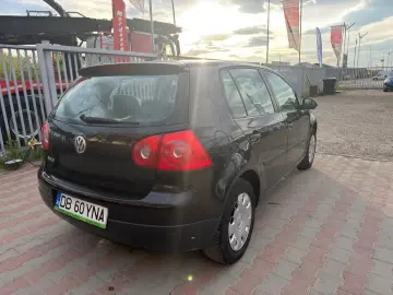 Volkswagen Golf 5 2005 1.4L Benzină