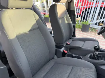 Volkswagen Golf 5 2005 1.4L Benzină