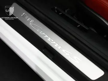 PORSCHE 992 Sportabgas Schiebedach Chrono