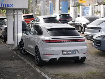 PORSCHE E-Hybrid Coupé SPORTDESIGN