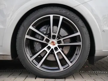 PORSCHE E-Hybrid Coupé SPORTDESIGN