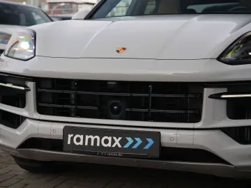 PORSCHE E-Hybrid Coupé SPORTDESIGN