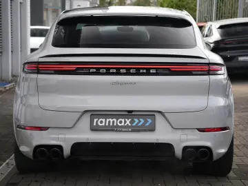 PORSCHE E-Hybrid Coupé SPORTDESIGN