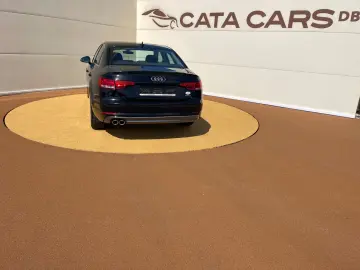 Audi A4 2.0TDI  190CP  Quattro  BI-Xenon  Navi  Cockpit  Pie