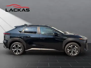 TOYOTA bZ4X FWD