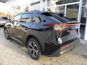 TOYOTA bZ4X Navi SHZ el.Heckkl.LED Schnell-Ladefunk