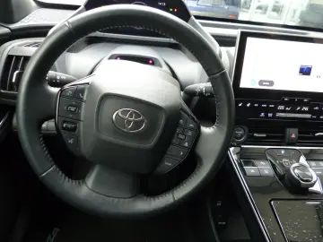 TOYOTA bZ4X Comfortpaket FWD Navi Kamera SHZ el.Heckkl.