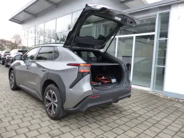 TOYOTA bZ4X Comfortpaket FWD Navi Kamera SHZ el.Heckkl.