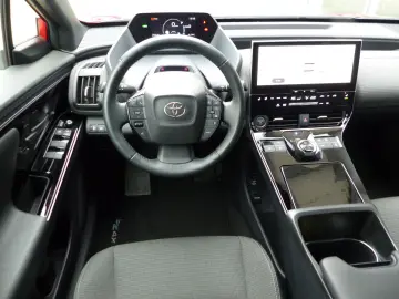 TOYOTA bZ4X Comfortpaket FWD Navi Kamera SHZ el.Heckkl.