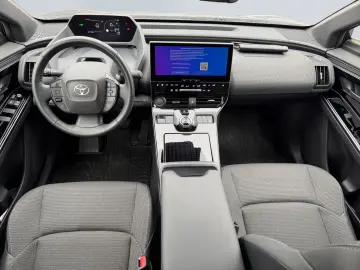 TOYOTA bz4X  LED 360  el Heck ACC el Sitz SHZ PDC Navi
