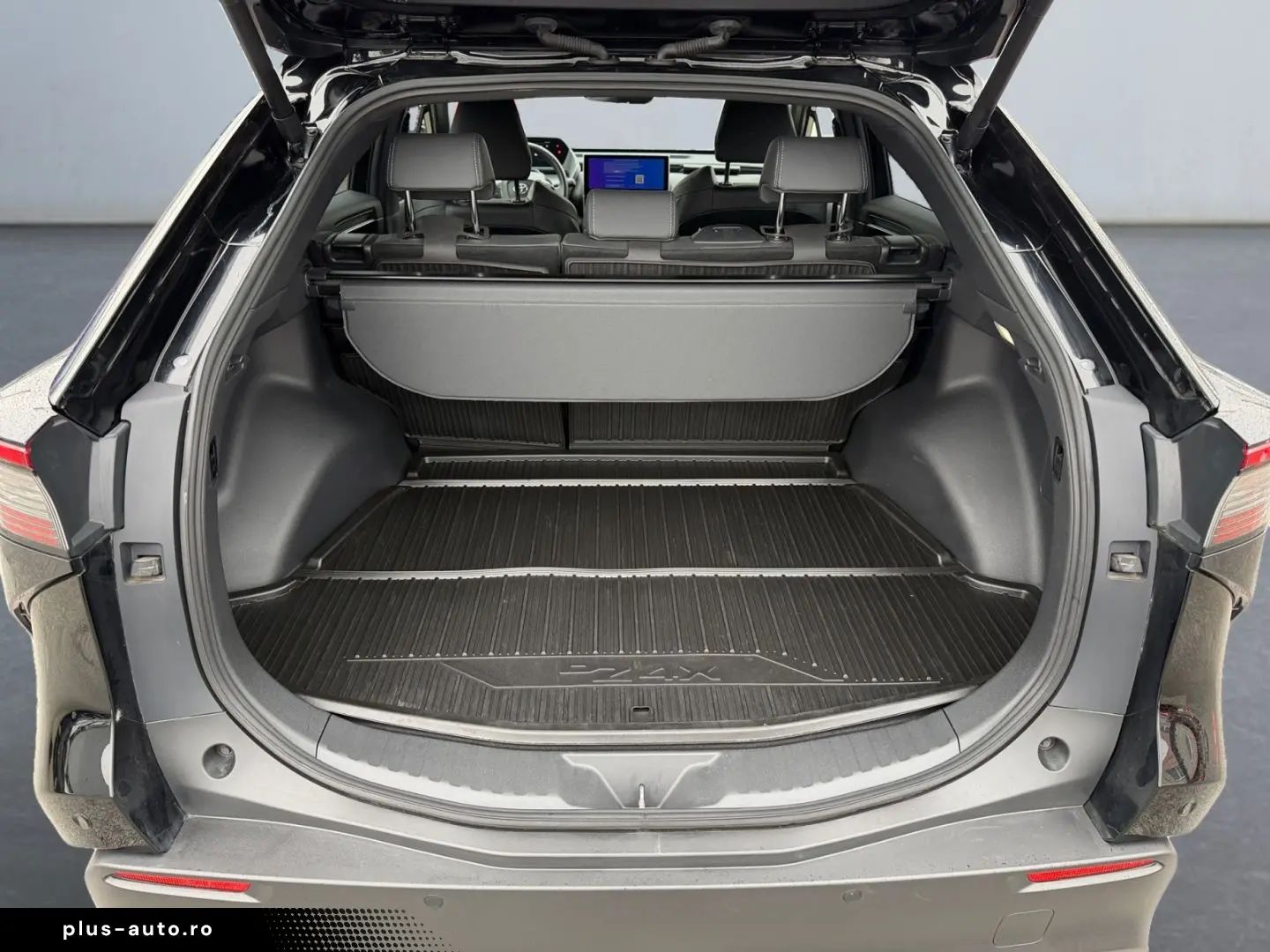 TOYOTA bz4X  LED 360  el Heck ACC el Sitz SHZ PDC Navi