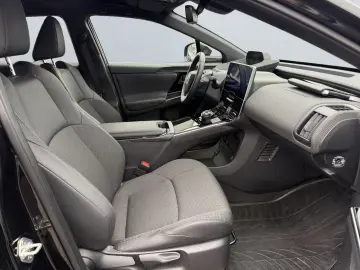 TOYOTA bz4X  LED 360  el Heck ACC el Sitz SHZ PDC Navi