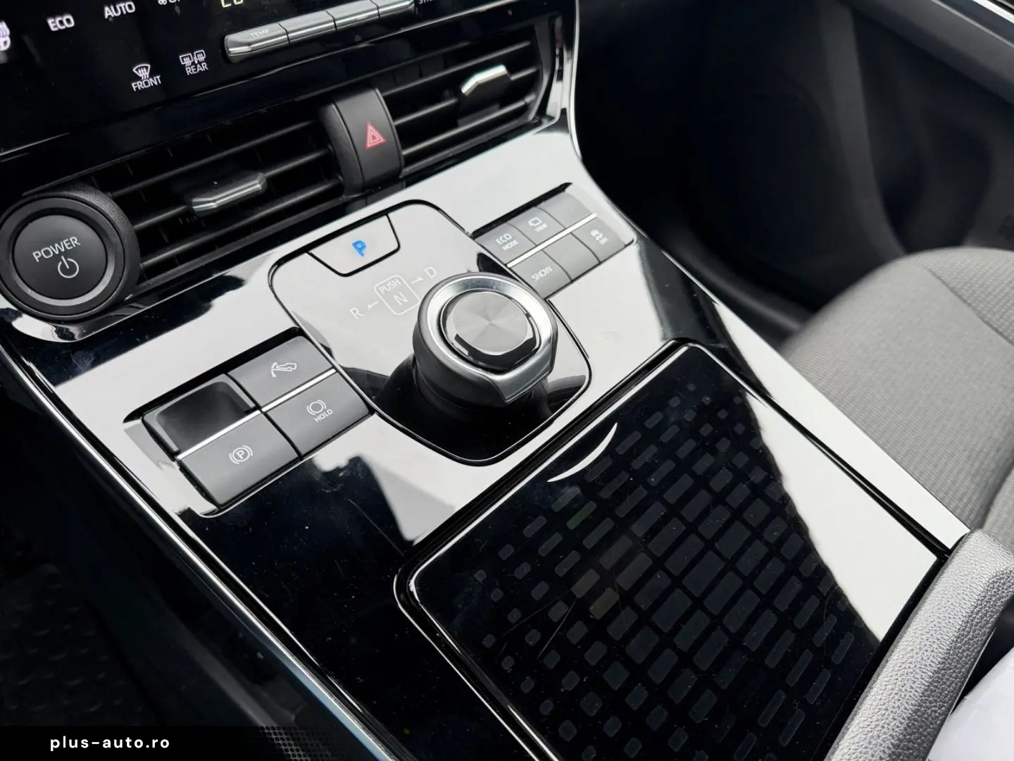 TOYOTA bz4X  LED 360  el Heck ACC el Sitz SHZ PDC Navi