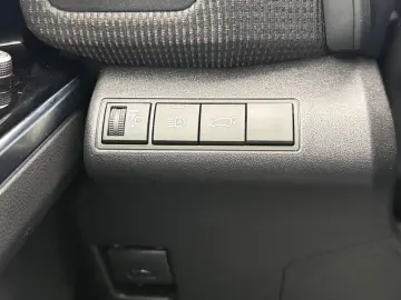 TOYOTA bz4X  LED 360  el Heck ACC el Sitz SHZ PDC Navi