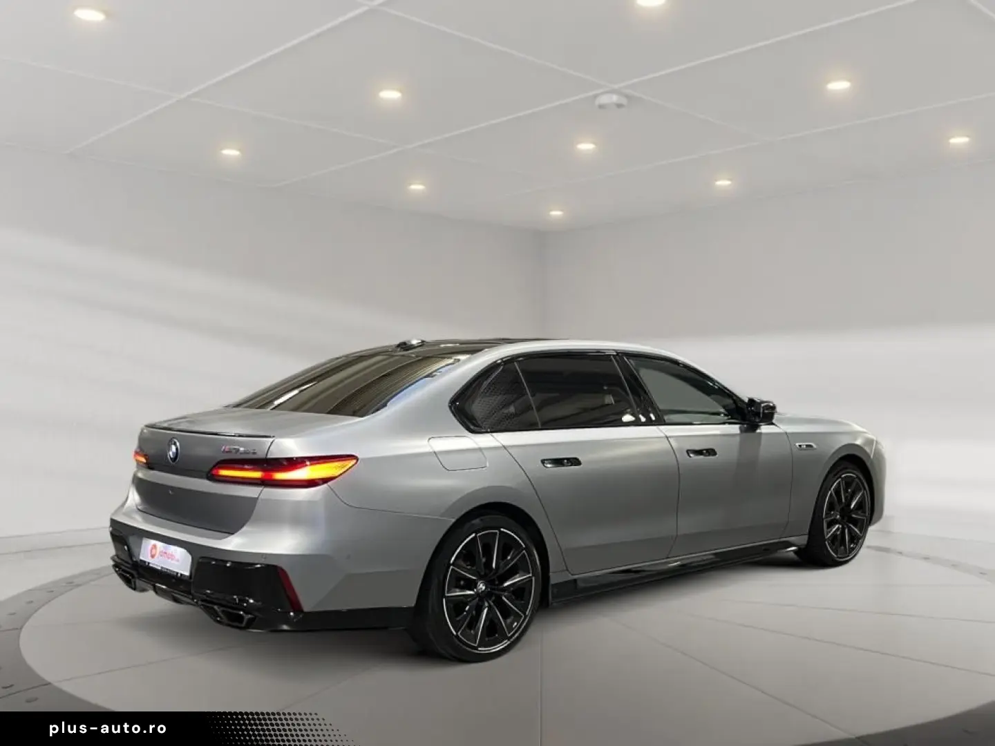 BMW M760 e xDrive Fahrassist Pano Stdhz Wide 360 Cam