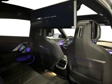 BMW M760 e xDrive Fahrassist Pano Stdhz Wide 360 Cam