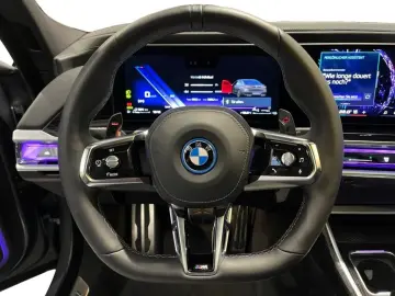 BMW M760 e xDrive Fahrassist Pano Stdhz Wide 360 Cam