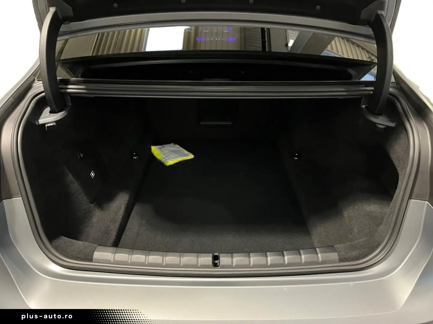 BMW M760 e xDrive Fahrassist Pano Stdhz Wide 360 Cam