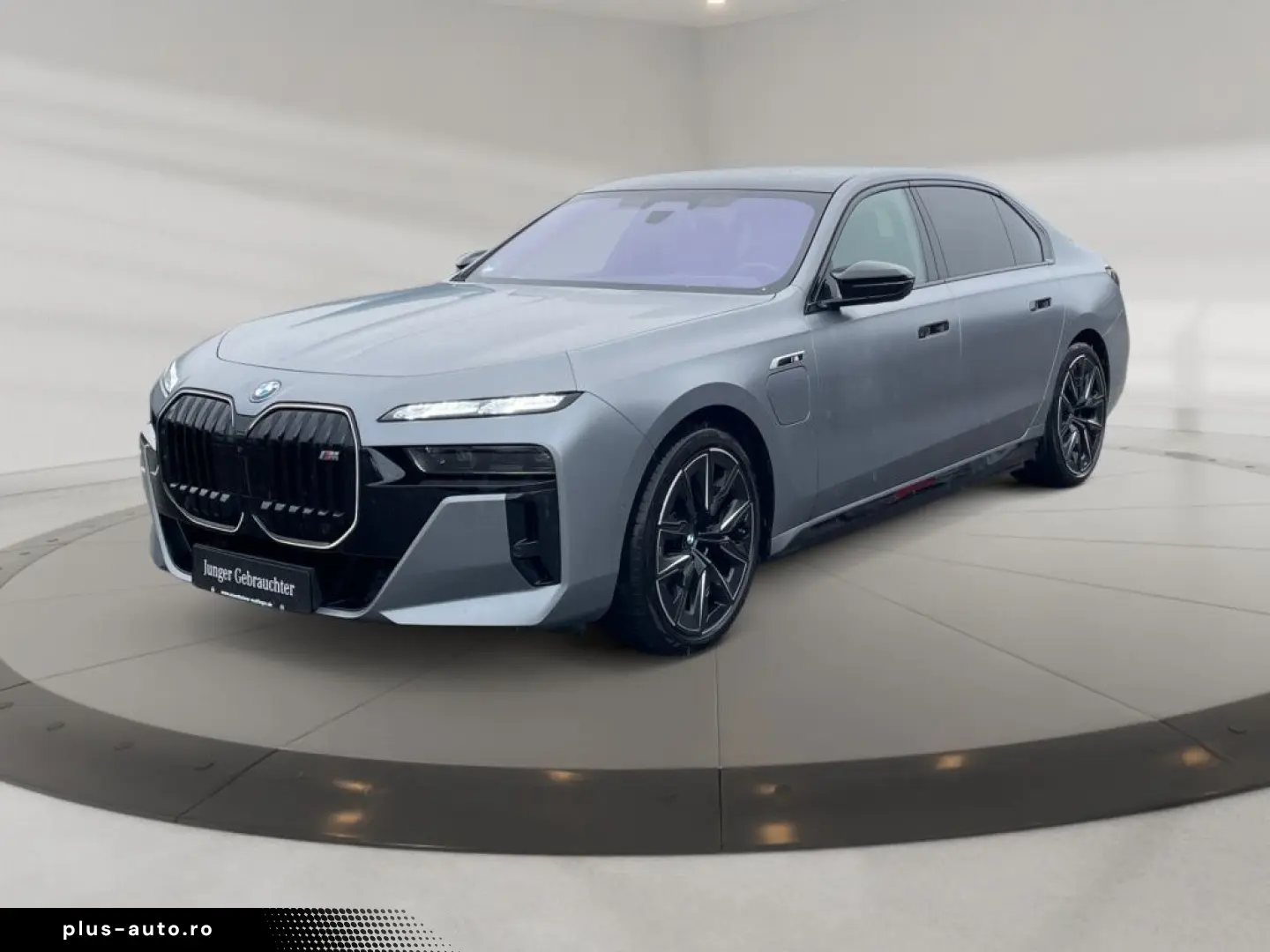 BMW M760 e xDrive Fahrassist Pano Stdhz Wide 360 Cam