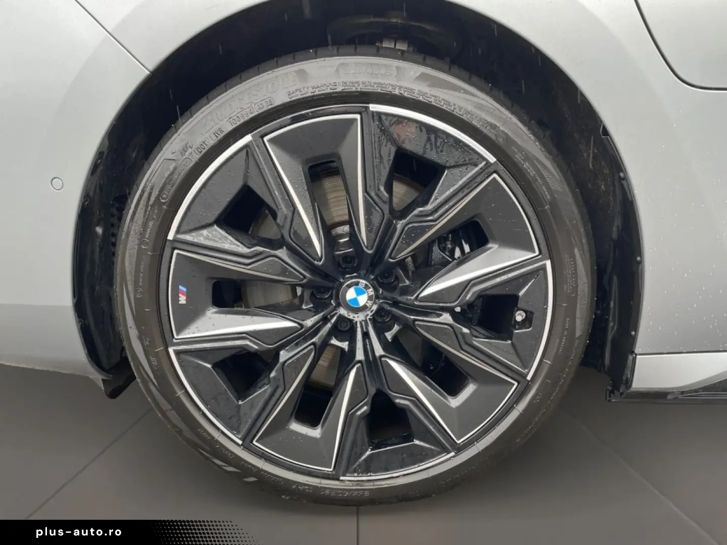 BMW M760 e xDrive Fahrassist Pano Stdhz Wide 360 Cam