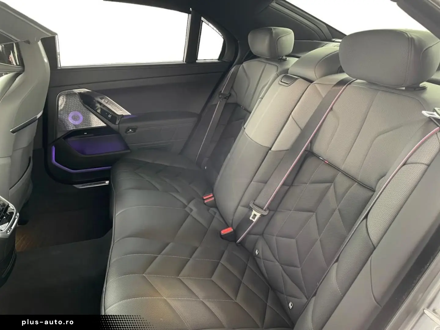 BMW M760 e xDrive Fahrassist Pano Stdhz Wide 360 Cam