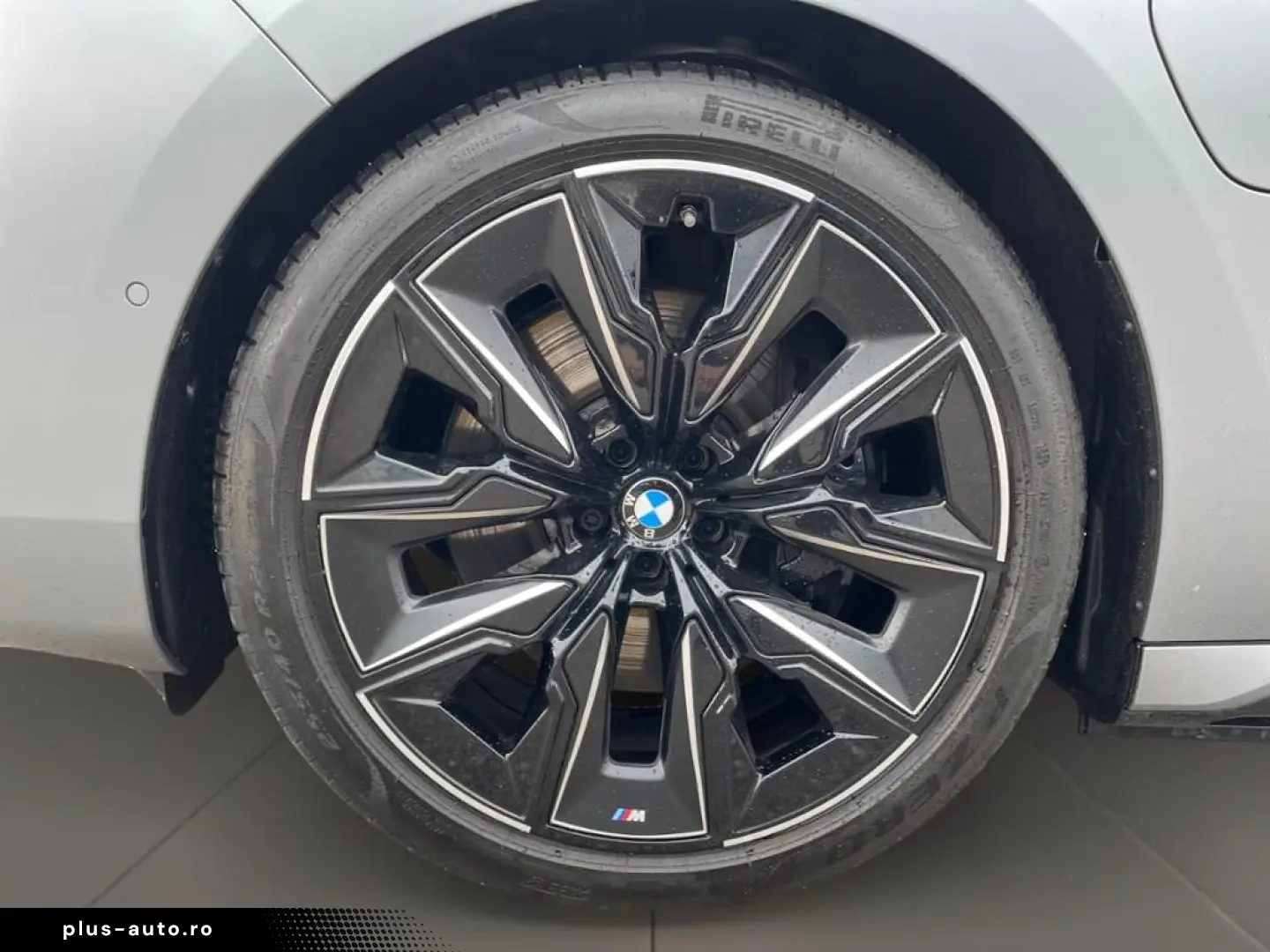 BMW M760 e xDrive Fahrassist Pano Stdhz Wide 360 Cam