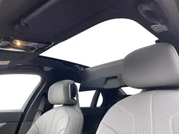 BMW M760 e xDrive Fahrassist Pano Stdhz Wide 360 Cam