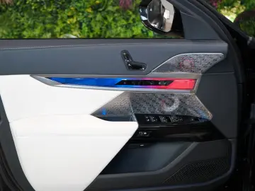 BMW M760 GRAN LUSSO HUD PANO MASSAGE 103.636 € NETTO