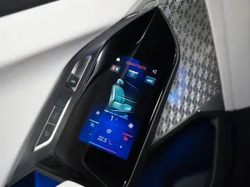 BMW M760 GRAN LUSSO HUD PANO MASSAGE 103.636 € NETTO