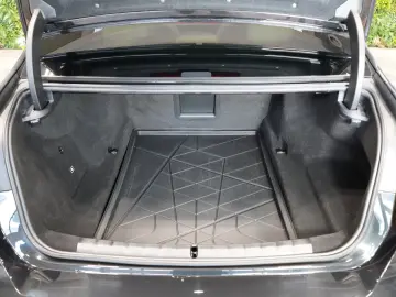 BMW M760 GRAN LUSSO HUD PANO MASSAGE 103.636 € NETTO