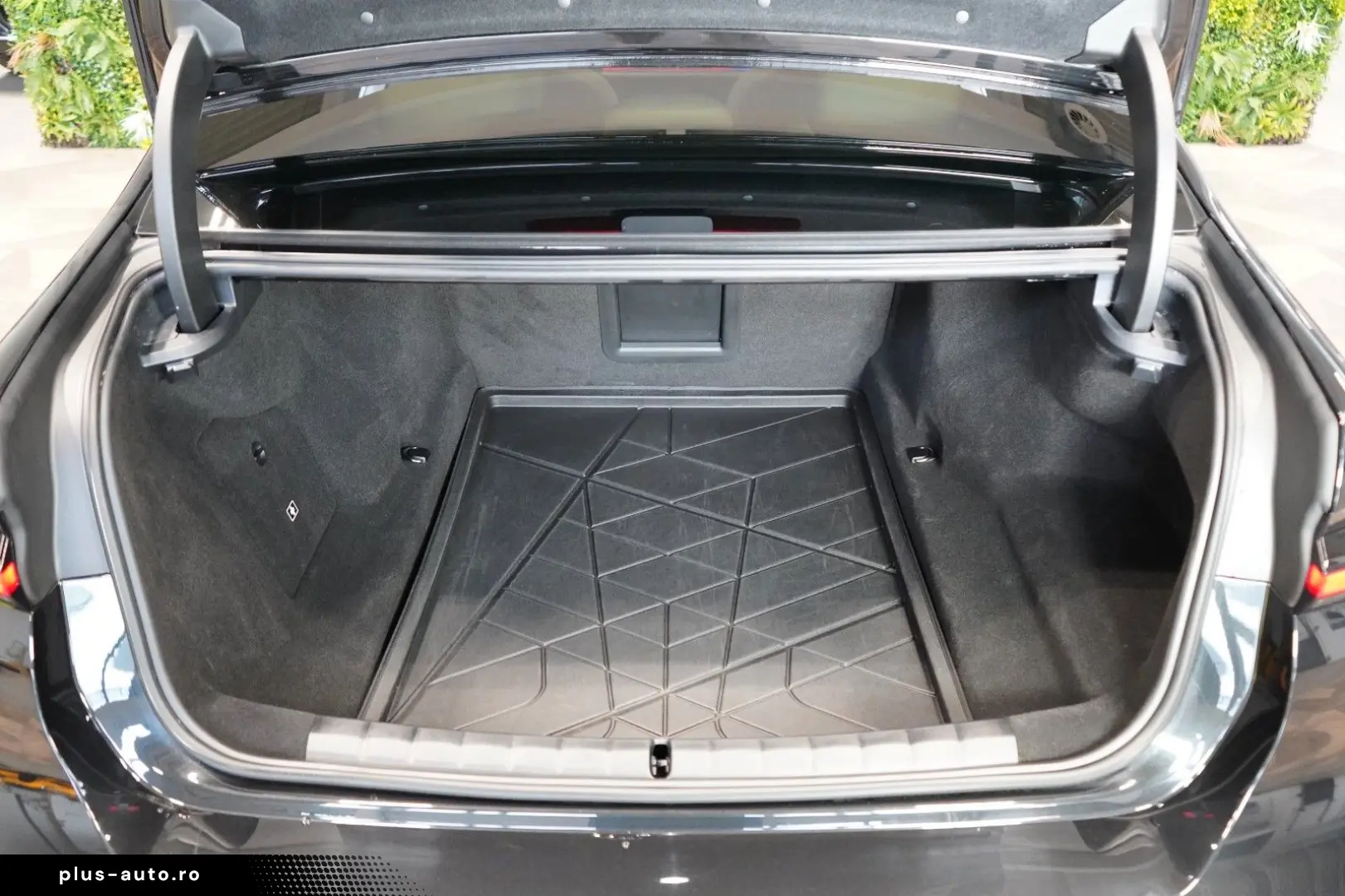 BMW M760 GRAN LUSSO HUD PANO MASSAGE 103.636 € NETTO