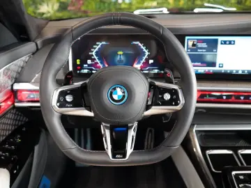 BMW M760 GRAN LUSSO HUD PANO MASSAGE 103.636 € NETTO