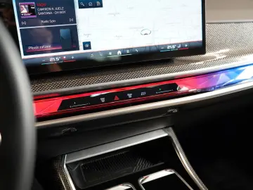 BMW M760 GRAN LUSSO HUD PANO MASSAGE 103.636 € NETTO